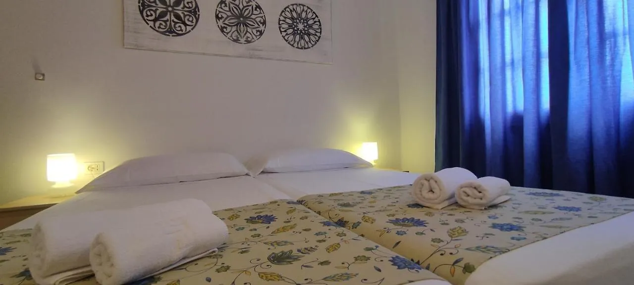 Apartamentos Las Palmeras I 푸에르토 델 카르멘 0*,